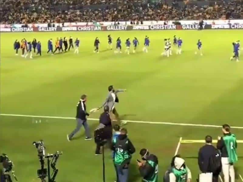 Video: Nahuel Guzmán arroja objeto a jugadoras Rayadas en final femenil