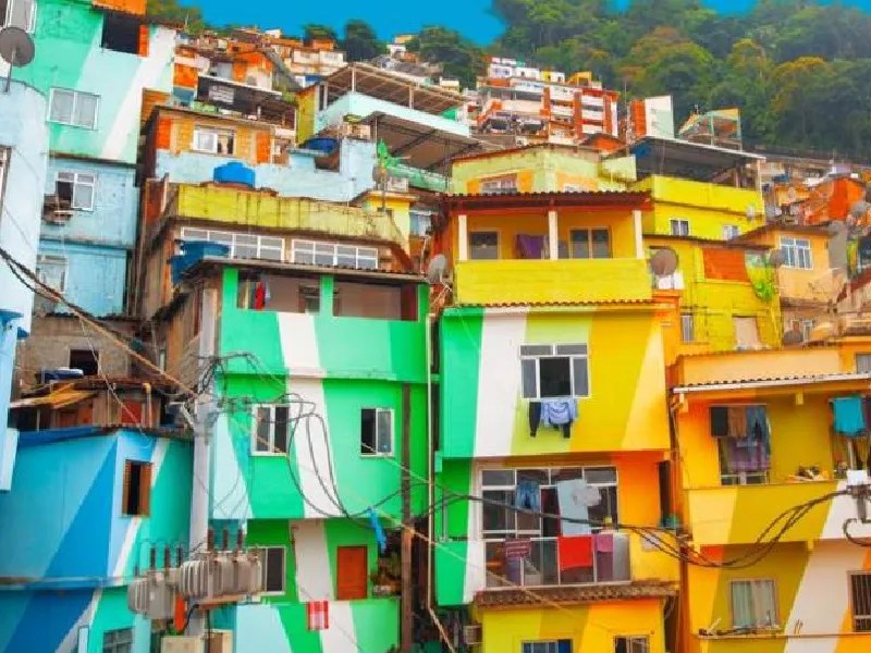 Brasil «ensaya» para recuperar favelas en Río de Janeiro