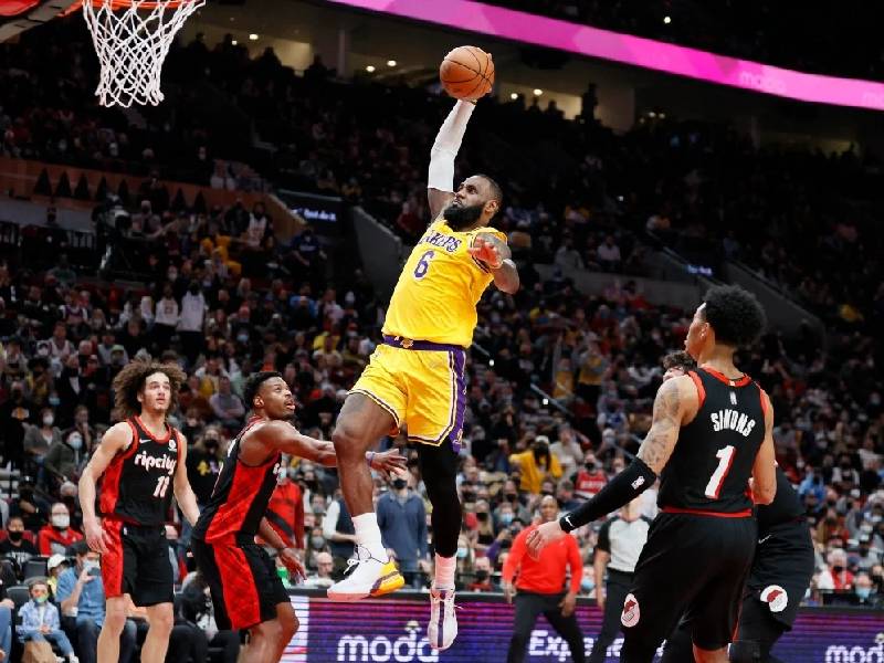 LeBron James, el mejor en puntos