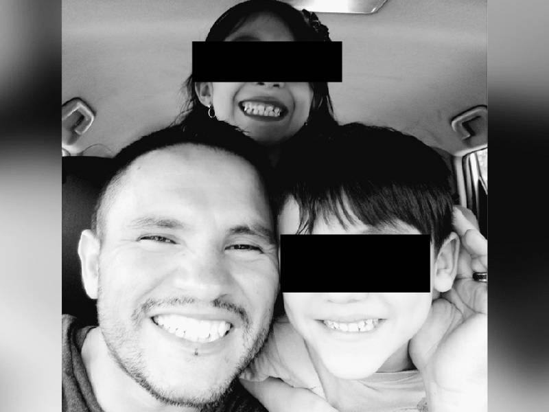 Una hora antes de matarlos y suicidarse un padre pública feliz foto con sus hijos
