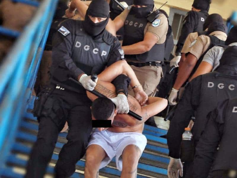 Así castigan a los pandilleros en El Salvador