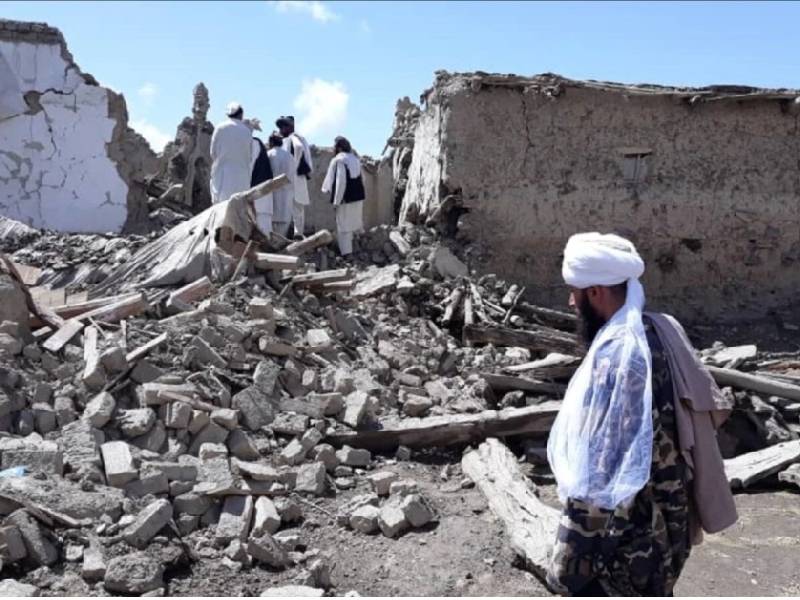 Terremoto en Afganistán deja al menos mil muertos