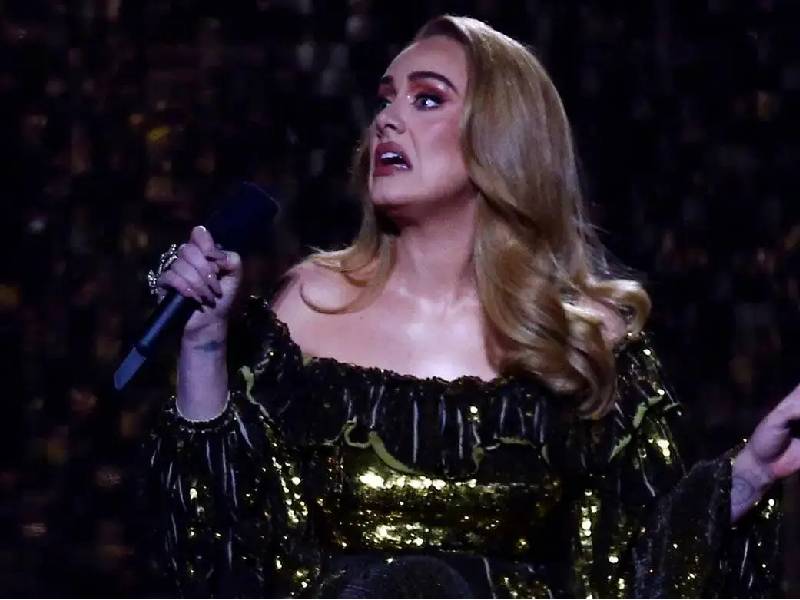 En medio de la incertidumbre despedirán a empleados que iban a trabajar con Adele en Las Vegas