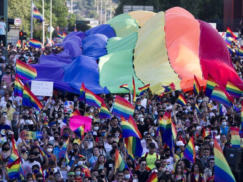 Uno de cada 20 mexicanos se identifica con la población LGBTTTIQ+: INEGI