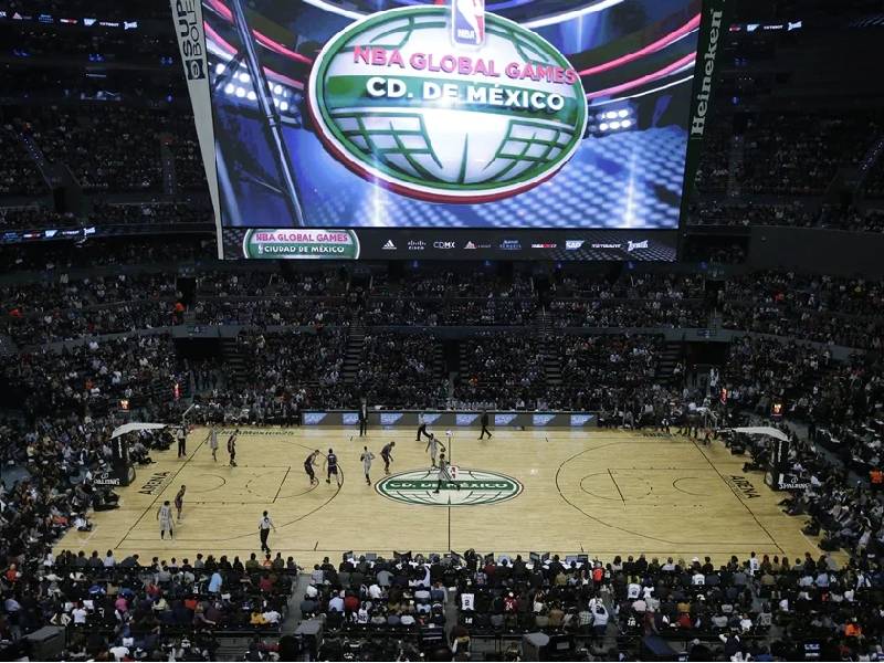 La NBA cierra su 75 aniversario con remodelación de canchas en la CDMX