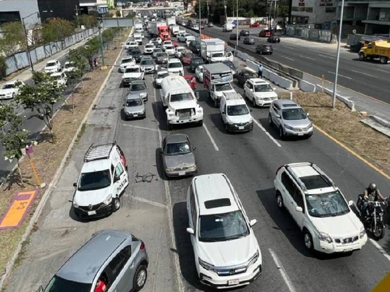 VIDEO. Vecinos de Monterrey bloquean Carretera Nacional ante falta de agua