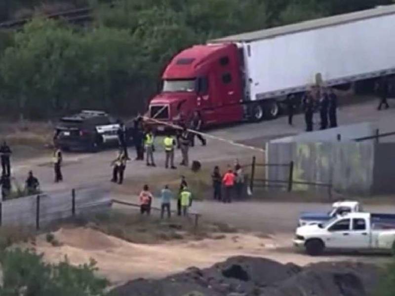 TRAGEDIA: Reportan 42 migrantes muertos dentro de un tráiler en San Antonio, Texas