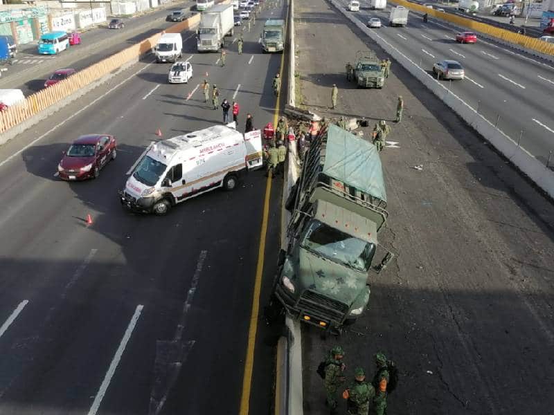 Camión militar choca en la México-Puebla; reportan 3 soldados lesionados