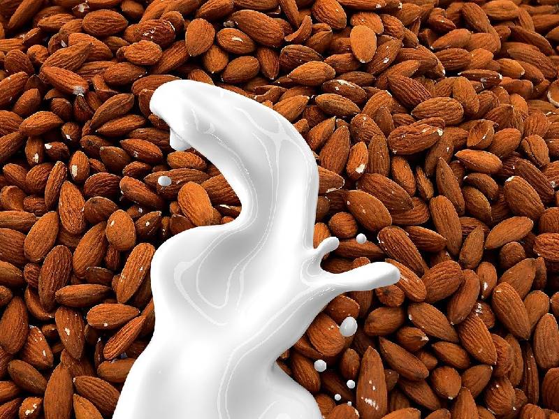 ¿La leche de almendras no existe? Profeco te lo explica