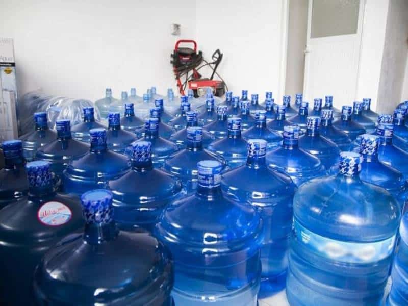 Roban más de mil garrafones de agua en Nuevo León