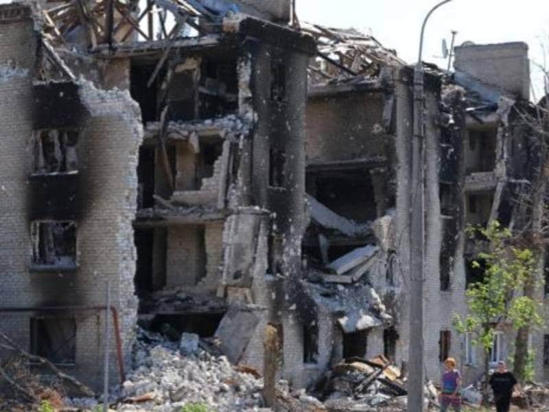 Diez muertos por disparo de misil ruso a edificio residencial