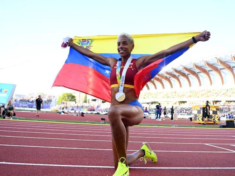 Yulimar Rojas primera tricampeona mundial de triple salto