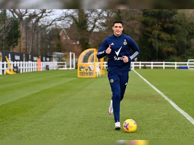 Raúl Jiménez regresa a la cancha de entrenamiento con el Wolverhampton