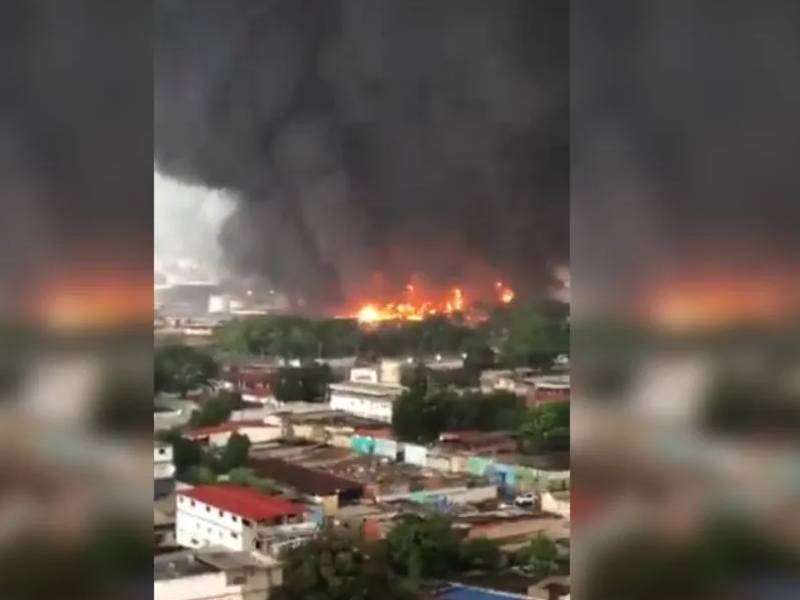 VIDEO: Un rayo ocasiona explosión e incendio en refinería de Venezuela