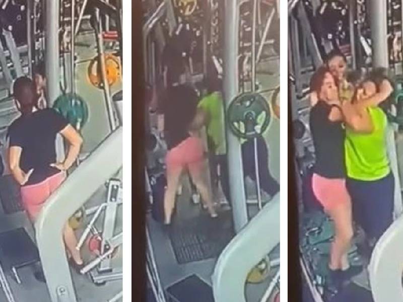 Video. Mujeres pelean por una máquina en un gimnasio