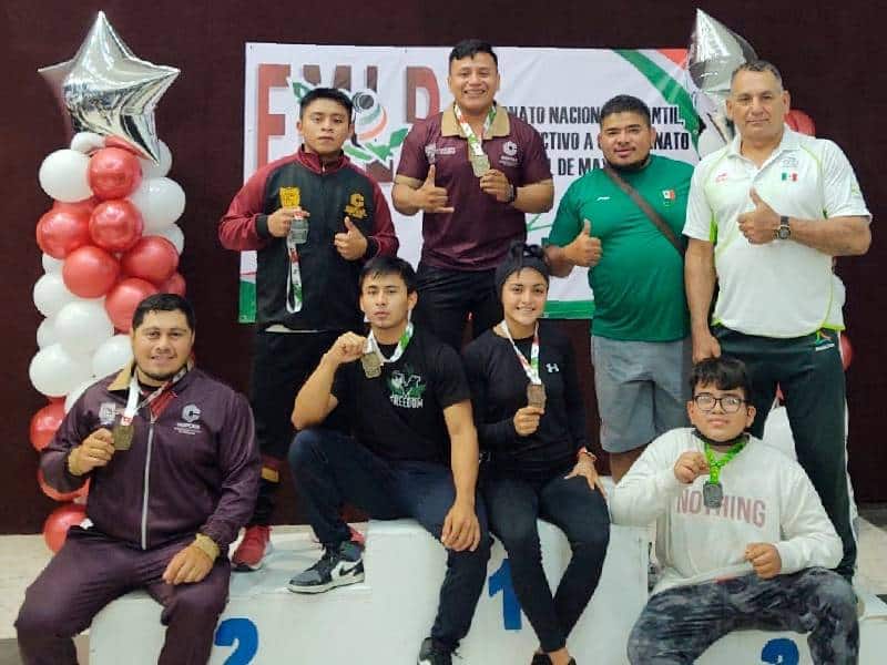 La selección campechana de pesas puso en alto el nombre del estado en el Nacional Clasificatorio de Primera Fuerza en San Luis Potosí, conquistando 15 preseas (América García)