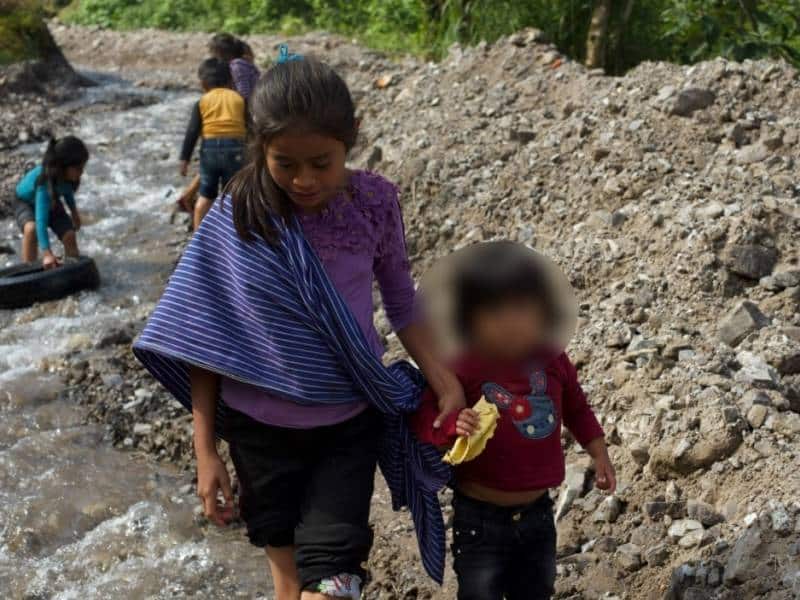 Pobreza está más presente en niños y adolescentes_ Coneval