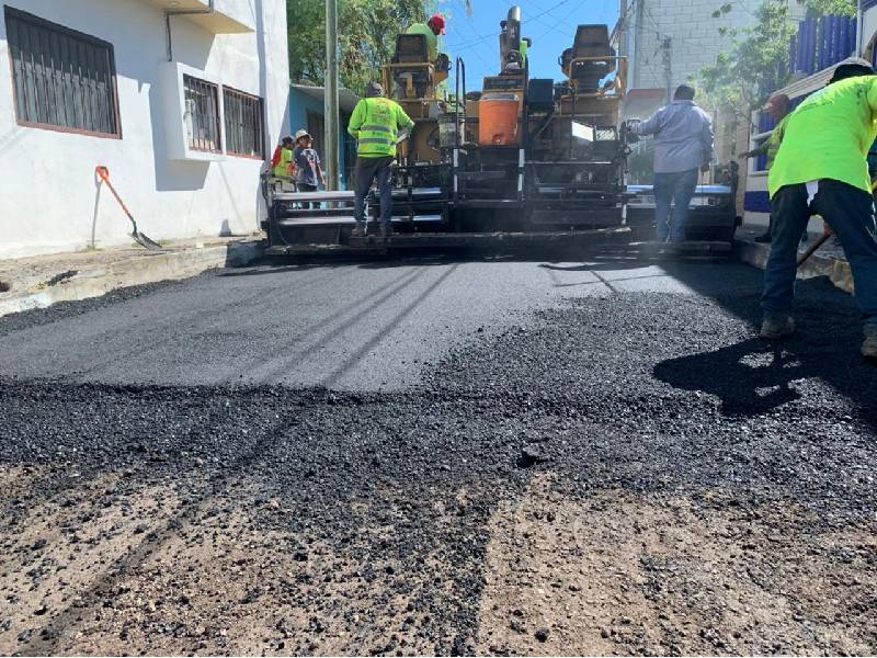Con respaldo de Pemex rescatan y reconstruyen calles de Carmen