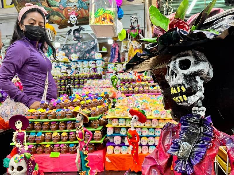 Supervisa Copriscam venta de productos para Día de Muertos