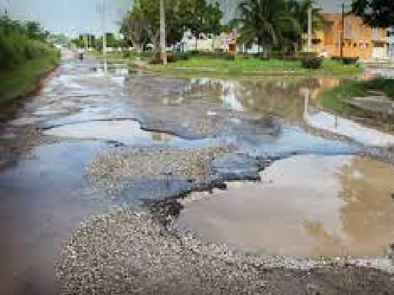 Salvan Pemex y Federación a Campeche de los baches