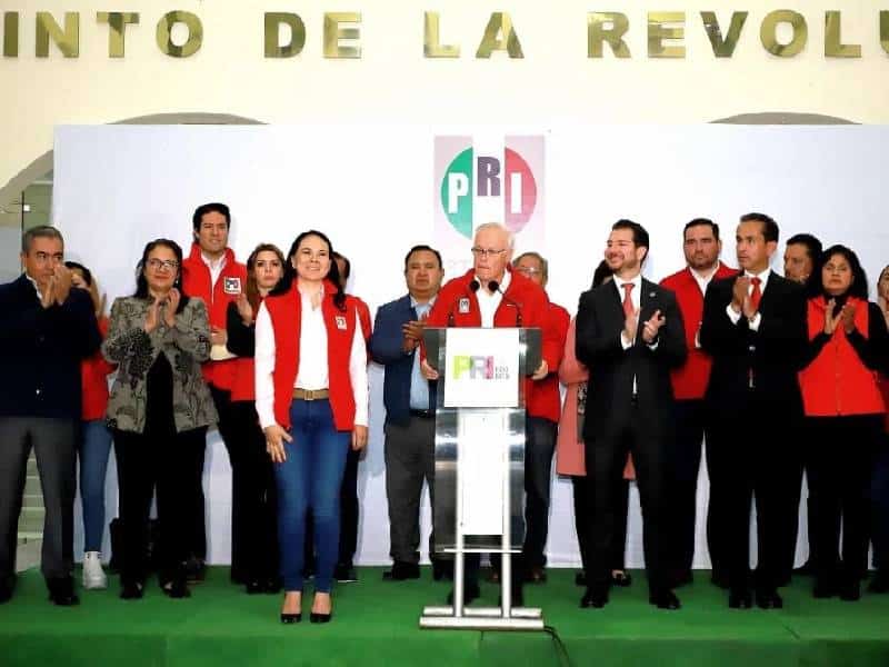 Presenta Del Moral equipo para “defender al Edomex”