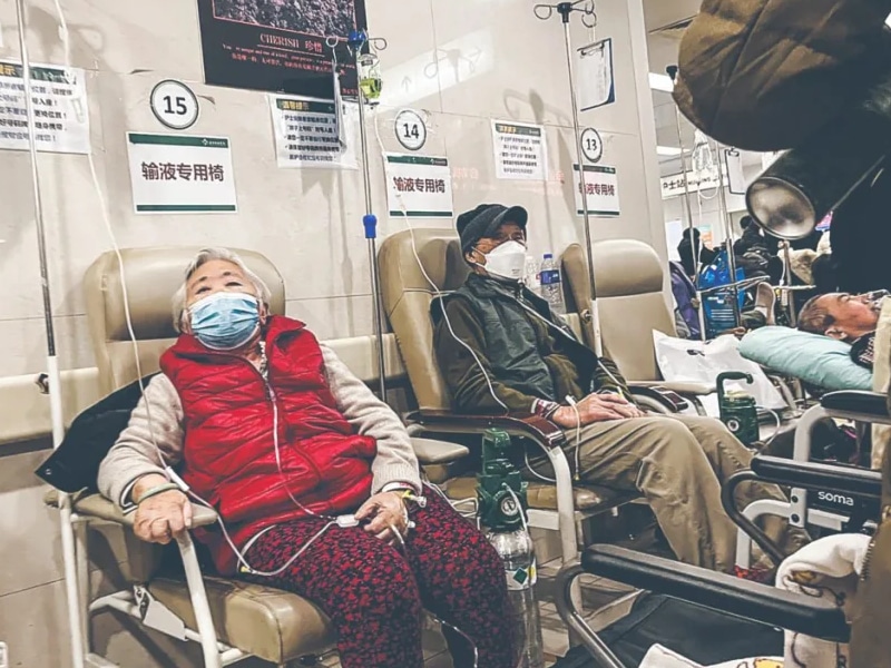 Hospitales de China, saturados por Covid-19