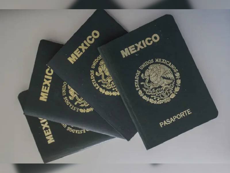 Anuncia Ebrard que podrá utilizarse el pasaporte para hacer trámites bancarios