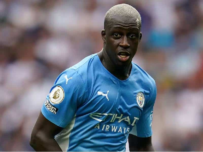 Futbolista Benjamin Mendy, declarado no culpable de seis violaciones