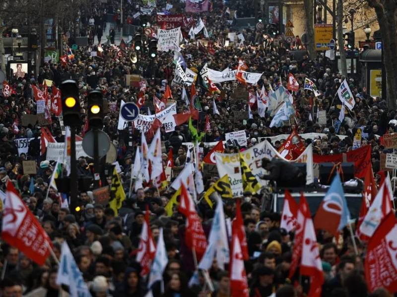 Sindicatos endurecen protestas contra reforma laboral de Francia