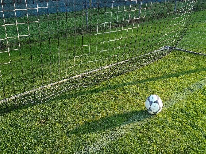 Equipo denuncia el rodaje de una película para adultos en su estadio durante un partido