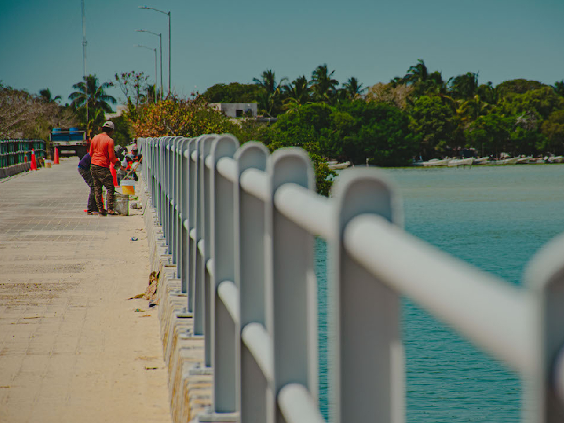 Dan mantenimiento a puentes de Isla Arena, Calkiní