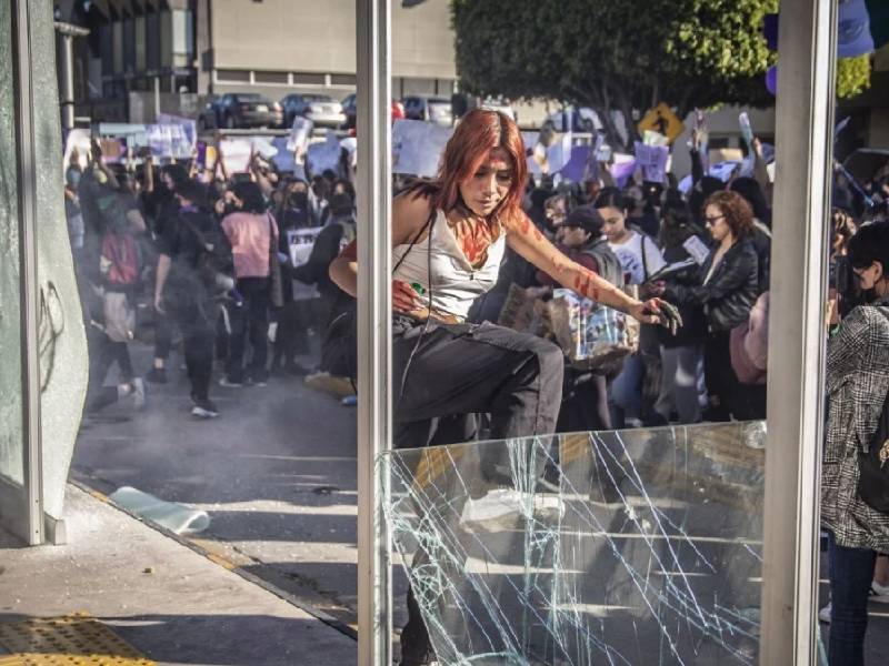 Comercios del Centro se preparan para el 8M