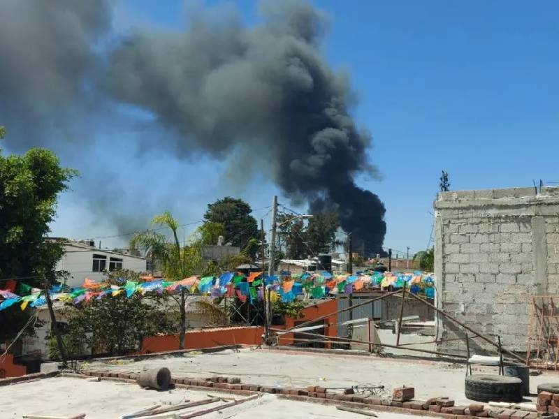Se registra incendio en bodega de Tultepec