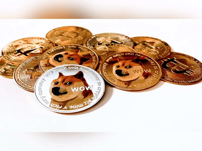 Criptomoneda Dogecoin sube hasta 21% tras salir en Twitter