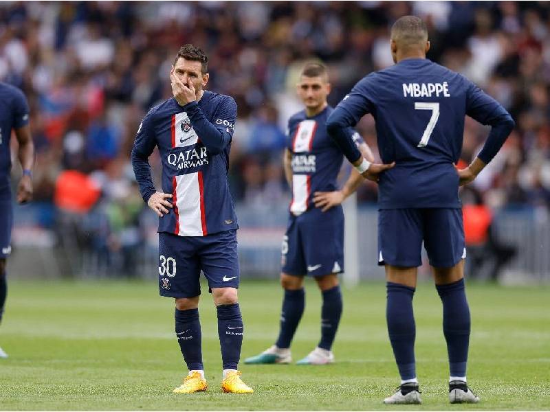 Con Messi y Mbappé, PSG cae en casa ante el Lorient