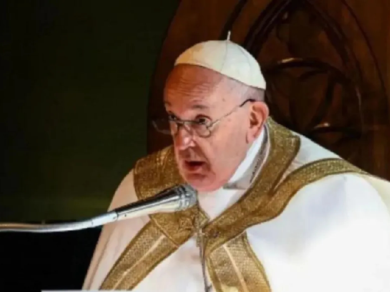 El papa Francisco cancela su agenda por fiebre