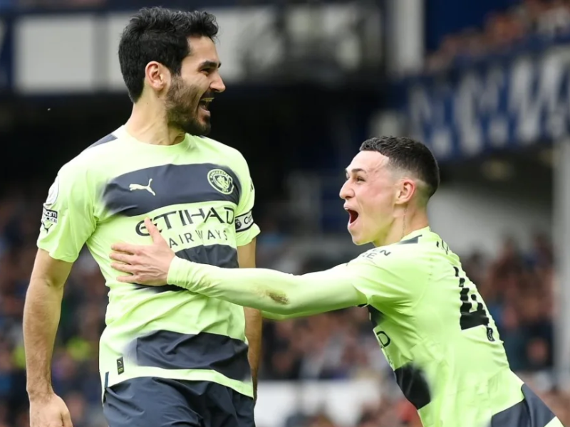 Manchester City acaricia la gloria inglesa