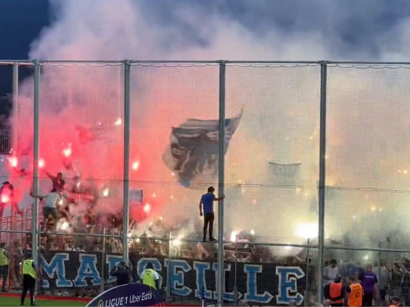 Hinchas del Ajaccio agreden a niño con cáncer cerebral