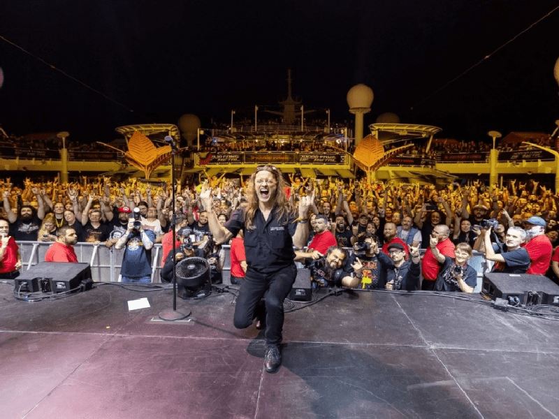 70000tons of metal; festival en altamar