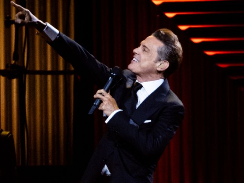 Confirman nuevas fechas para el Tour 2024 de Luis Miguel