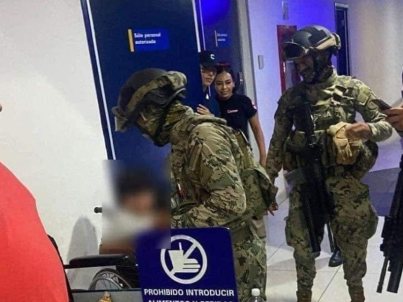 Madre que abandonó a sus hijos en cine de Cancún habría huido del estado