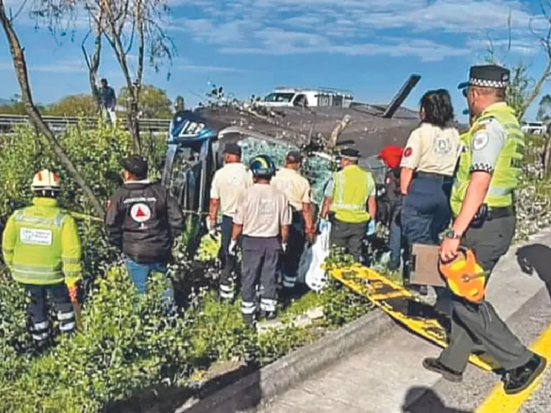 Mueren 7 en la México-Querétaro en fatal accidente