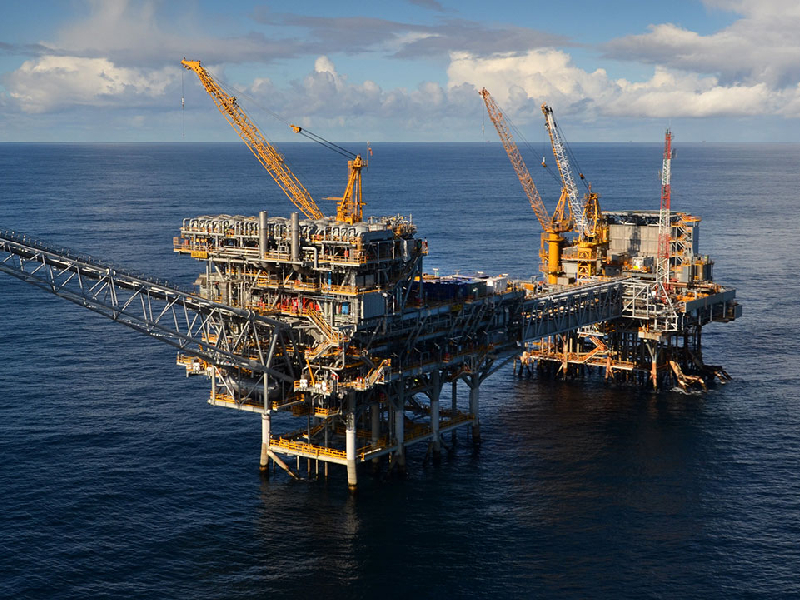 Trabajadores de plataformas petroleras en grave riesgo