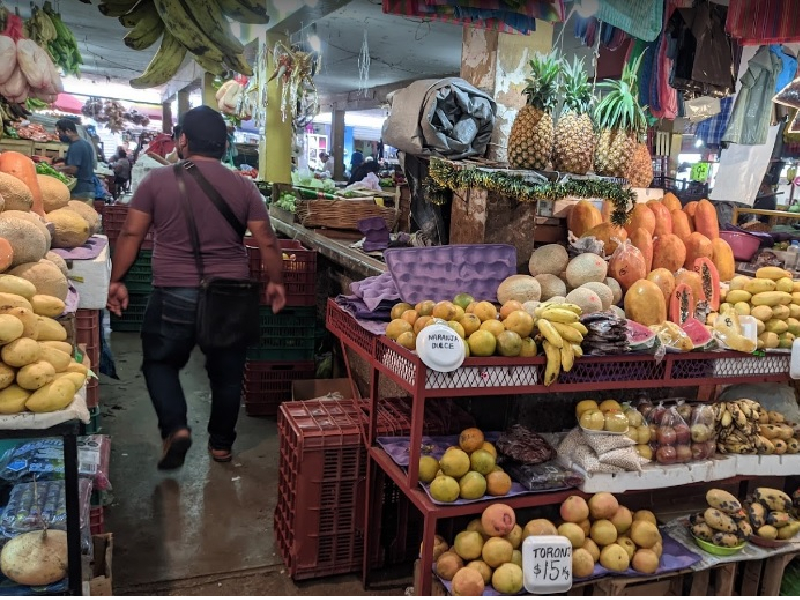 Incrementan costos en productos básicos