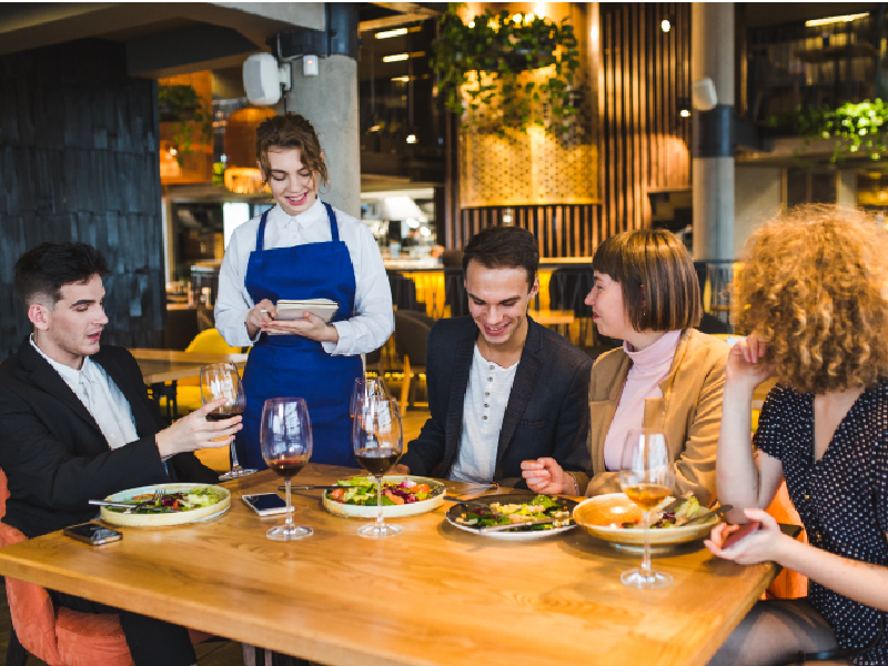 ¡Qué no te estafen! Estos son tus derechos si vas a un restaurante