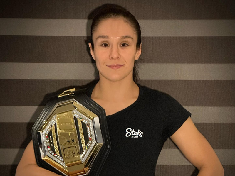 Alexa Grasso brilla en noche tricolor de la UFC