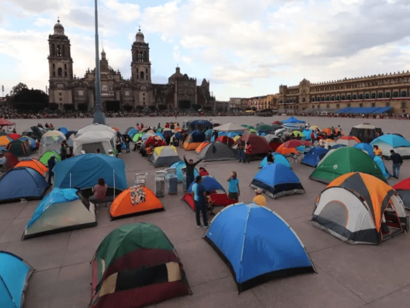 Apoyando a maestros de SLP, Primo Dothé se reincorpora al Senado