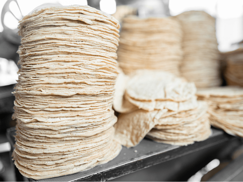 Campeche va contra supermercados que venden tortillas sin licencia