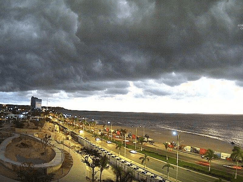 Clima Campeche cielo nublado y tormentas todo el día