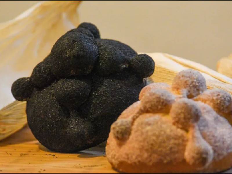 ¿El pan de muerto negro está hecho con cenizas de difunto? Aquí te explicamos